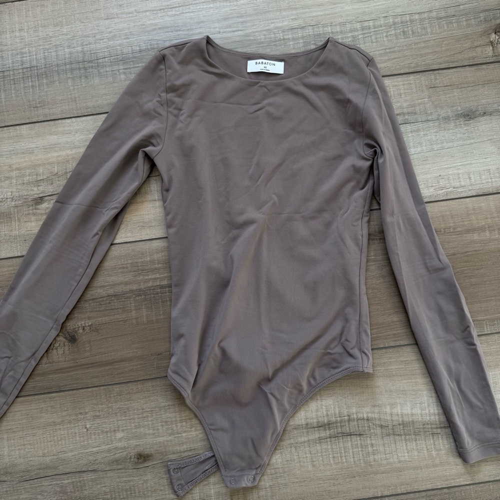 Aritzia Babaton Contour Round neck bodysuit